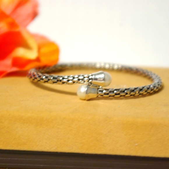 Jewelry - 🎉HP🎉🎄Michael Dawkins 925 SS Flexible Pearl Bracelet.